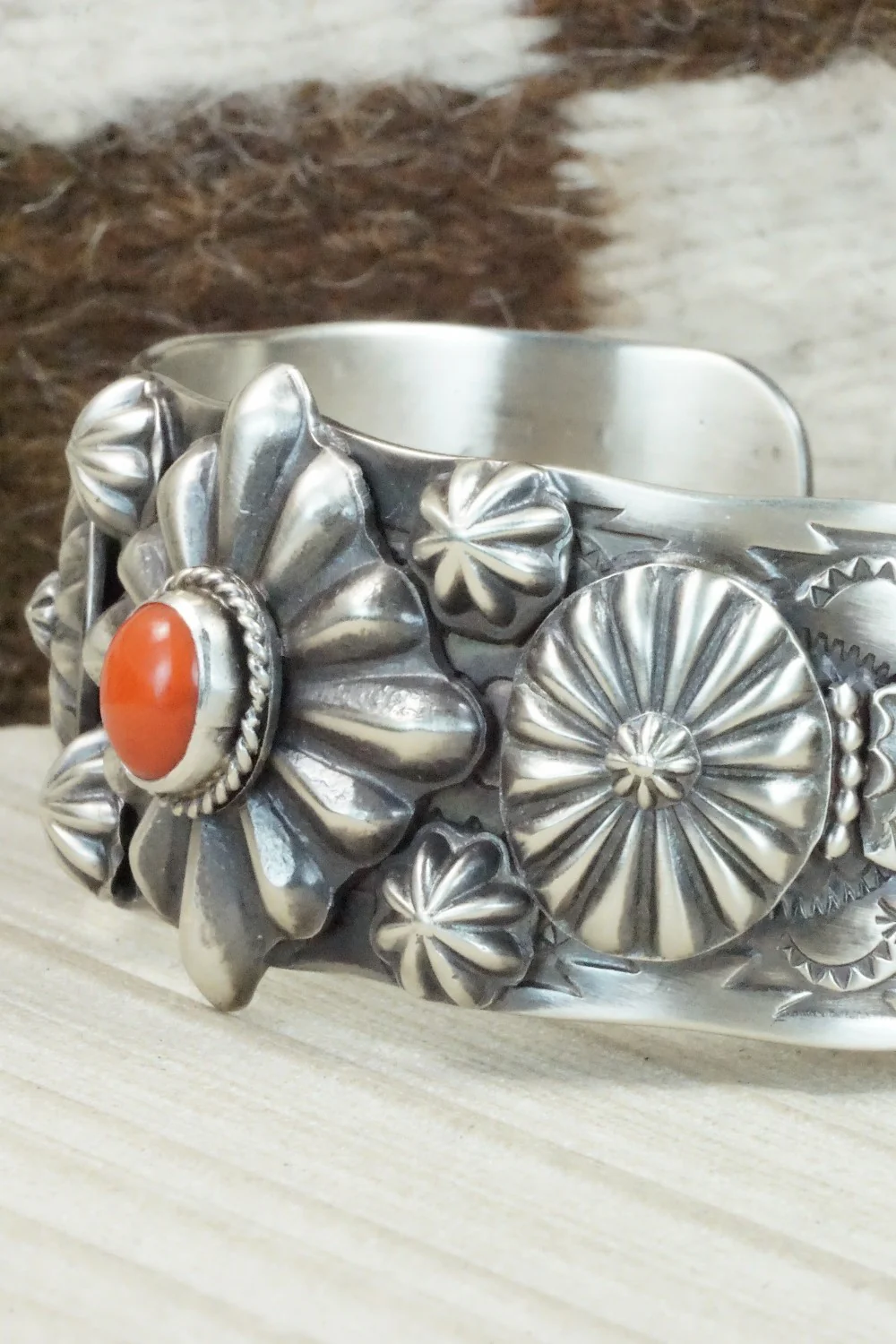 Coral and Sterling Silver Bracelet - Andrew Gordon - Image 4
