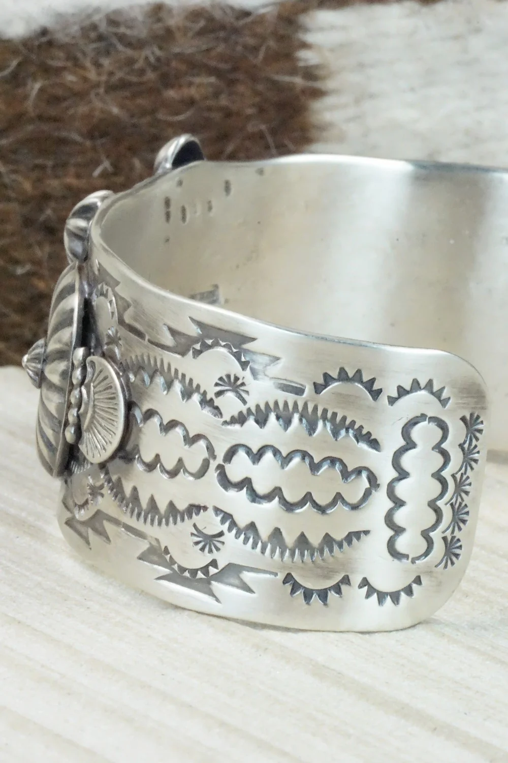 Coral and Sterling Silver Bracelet - Andrew Gordon - Image 6