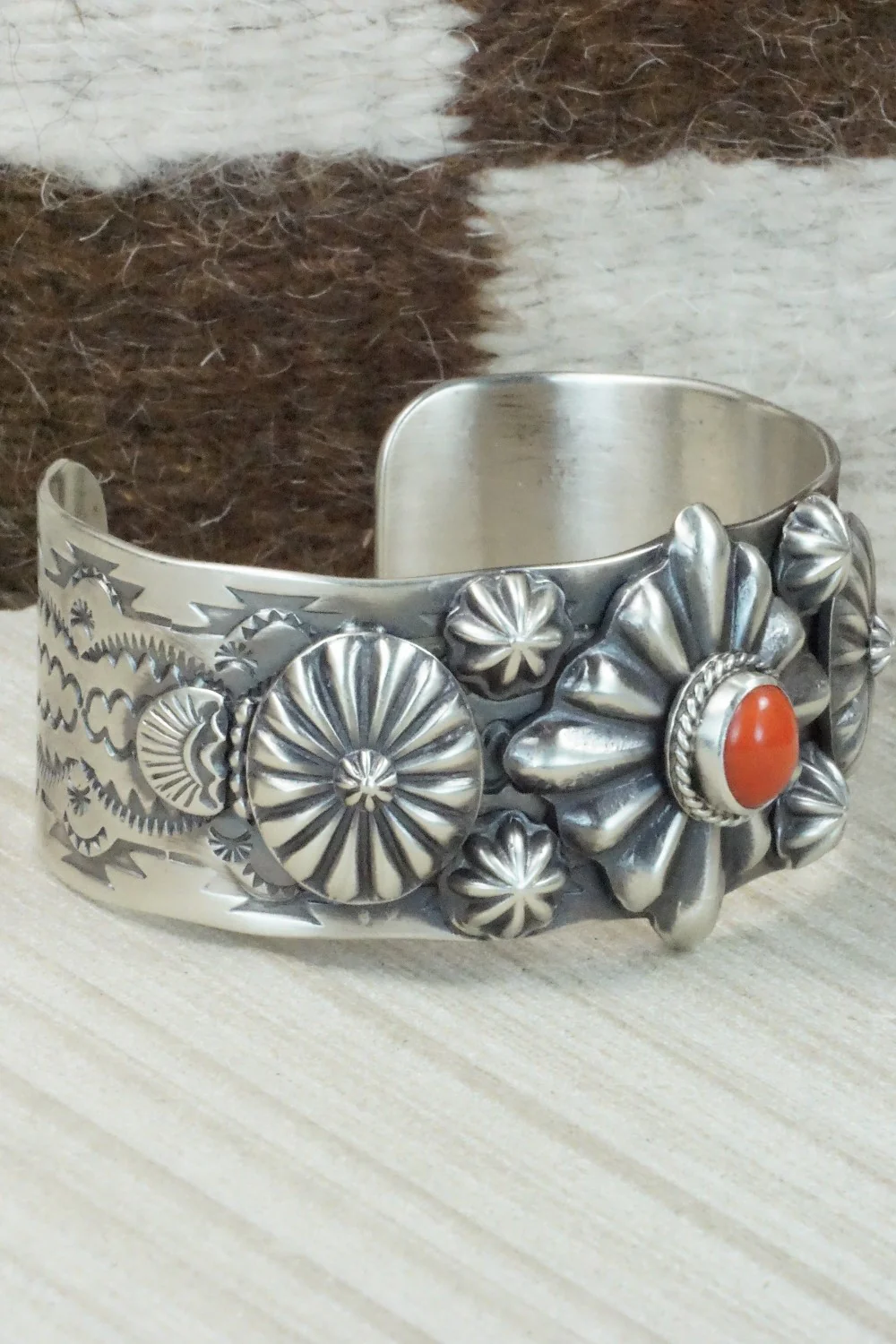 Coral and Sterling Silver Bracelet - Andrew Gordon - Image 8