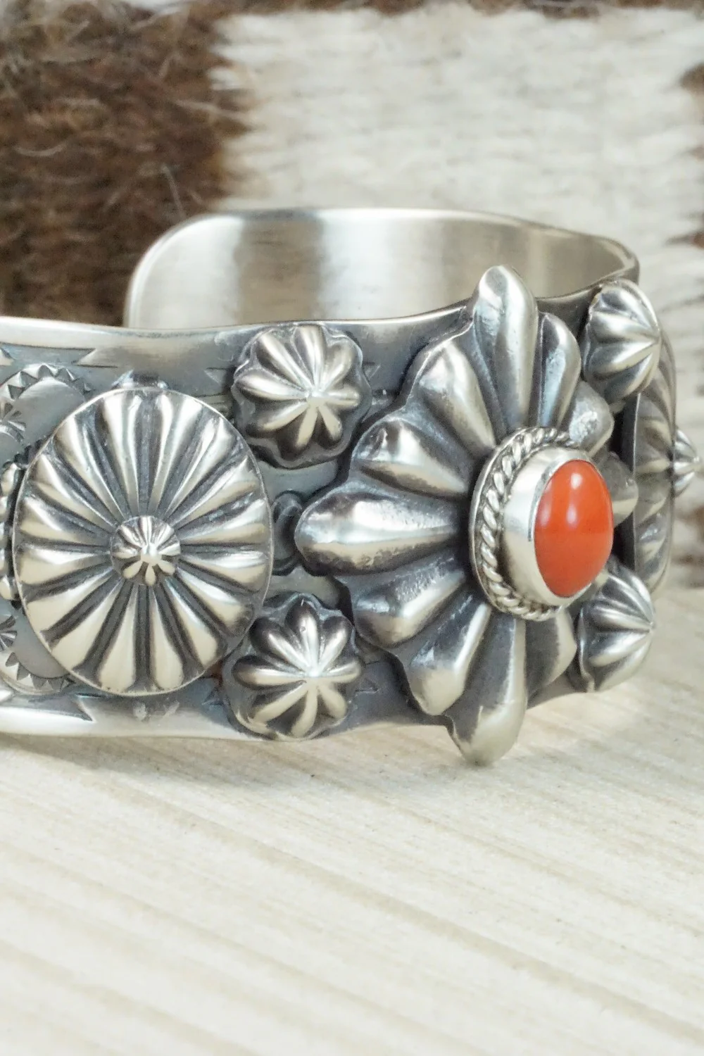 Coral and Sterling Silver Bracelet - Andrew Gordon - Image 9