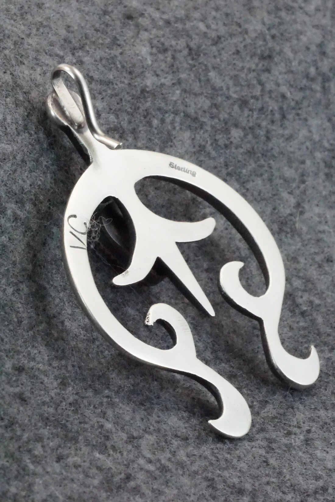 Spiny Oyster and Sterling Silver Pendant - V. Cayatineto - Image 5