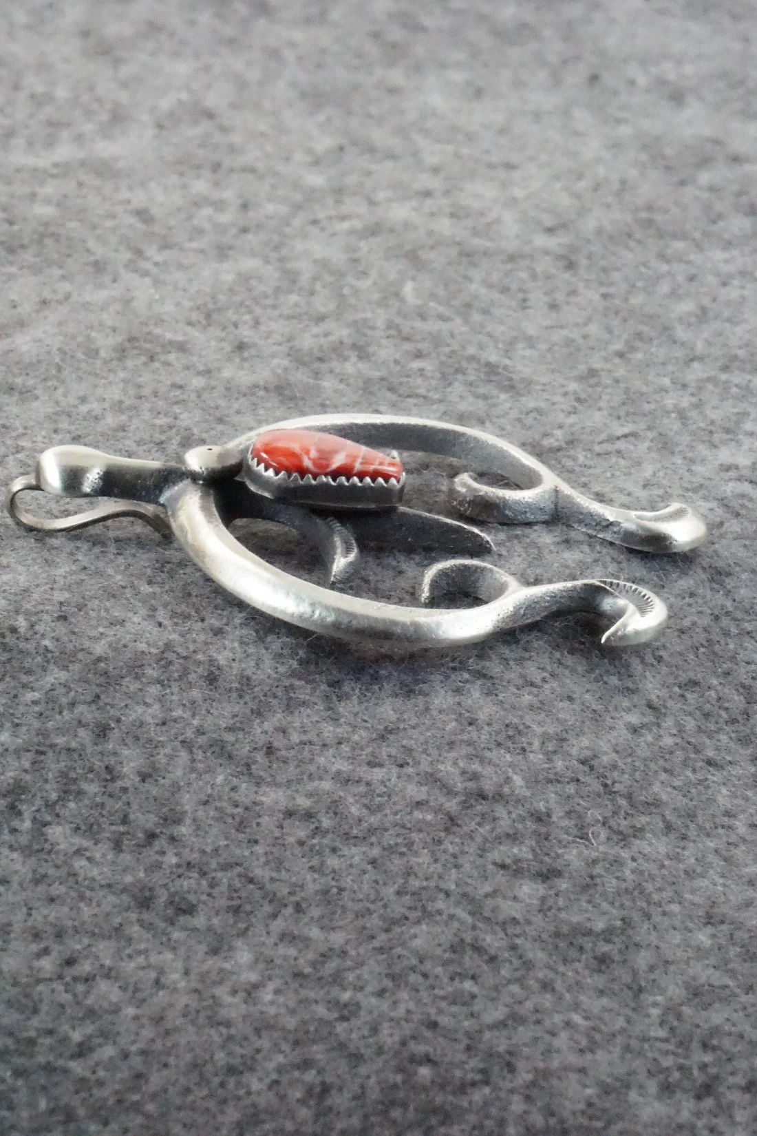 Spiny Oyster and Sterling Silver Pendant - V. Cayatineto - Image 7