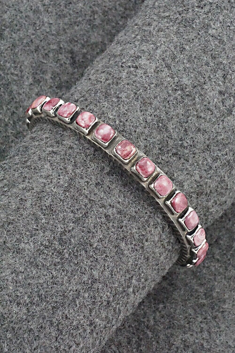 Spiny Oyster & Sterling Silver Bracelet - Ernest Rangel - Image 8