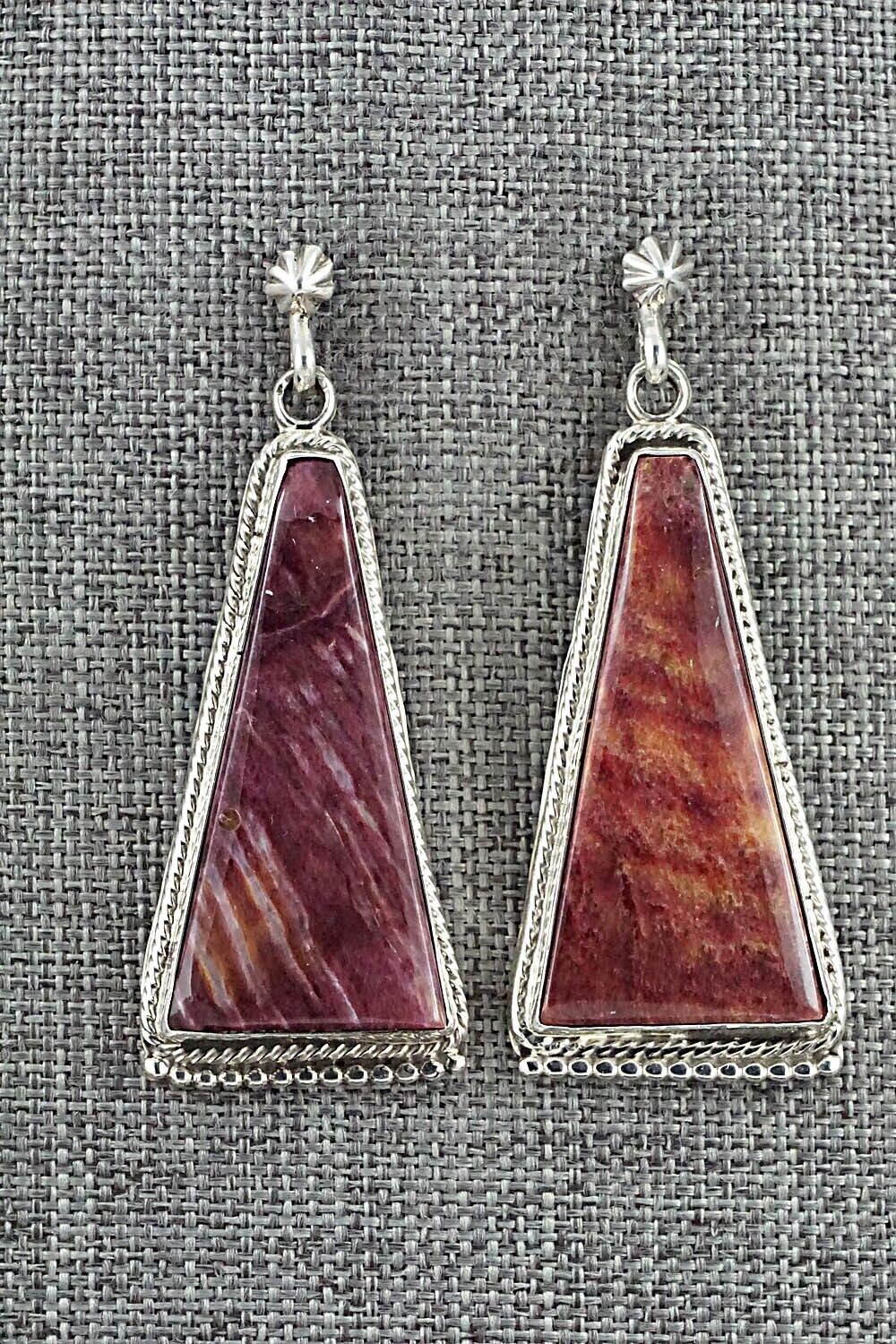 Spiny Oyster & Sterling Silver Necklace and Earrings Set - Annie Spencer - Image 11