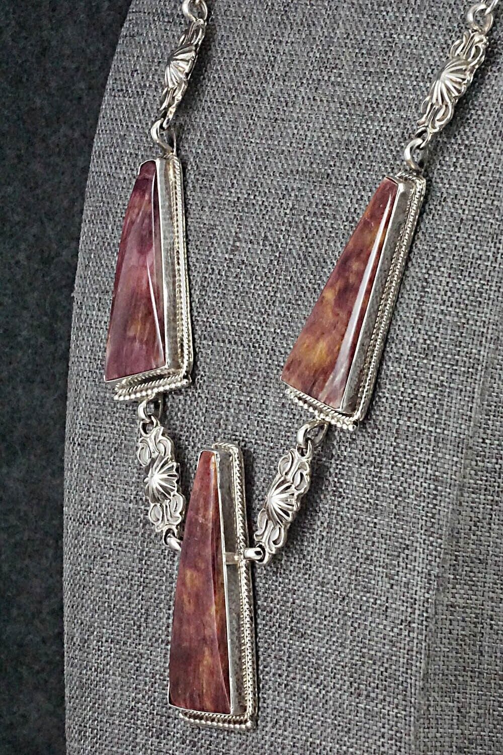 Spiny Oyster & Sterling Silver Necklace and Earrings Set - Annie Spencer - Image 7