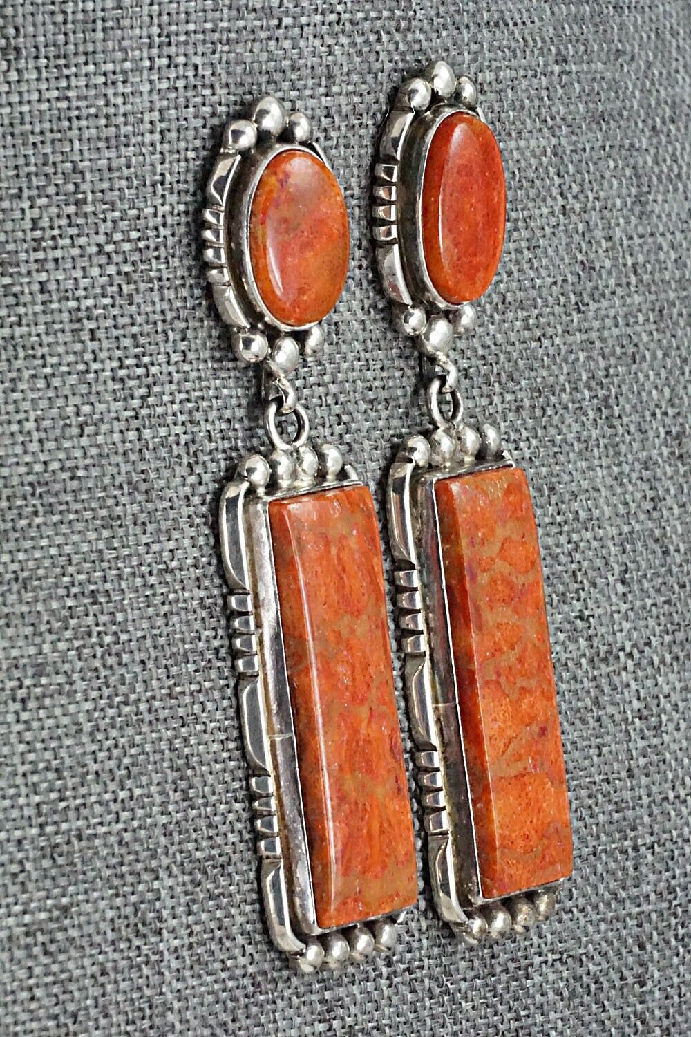 Sponge Coral & Sterling Silver Necklace Set - Oliver Smith - Image 10