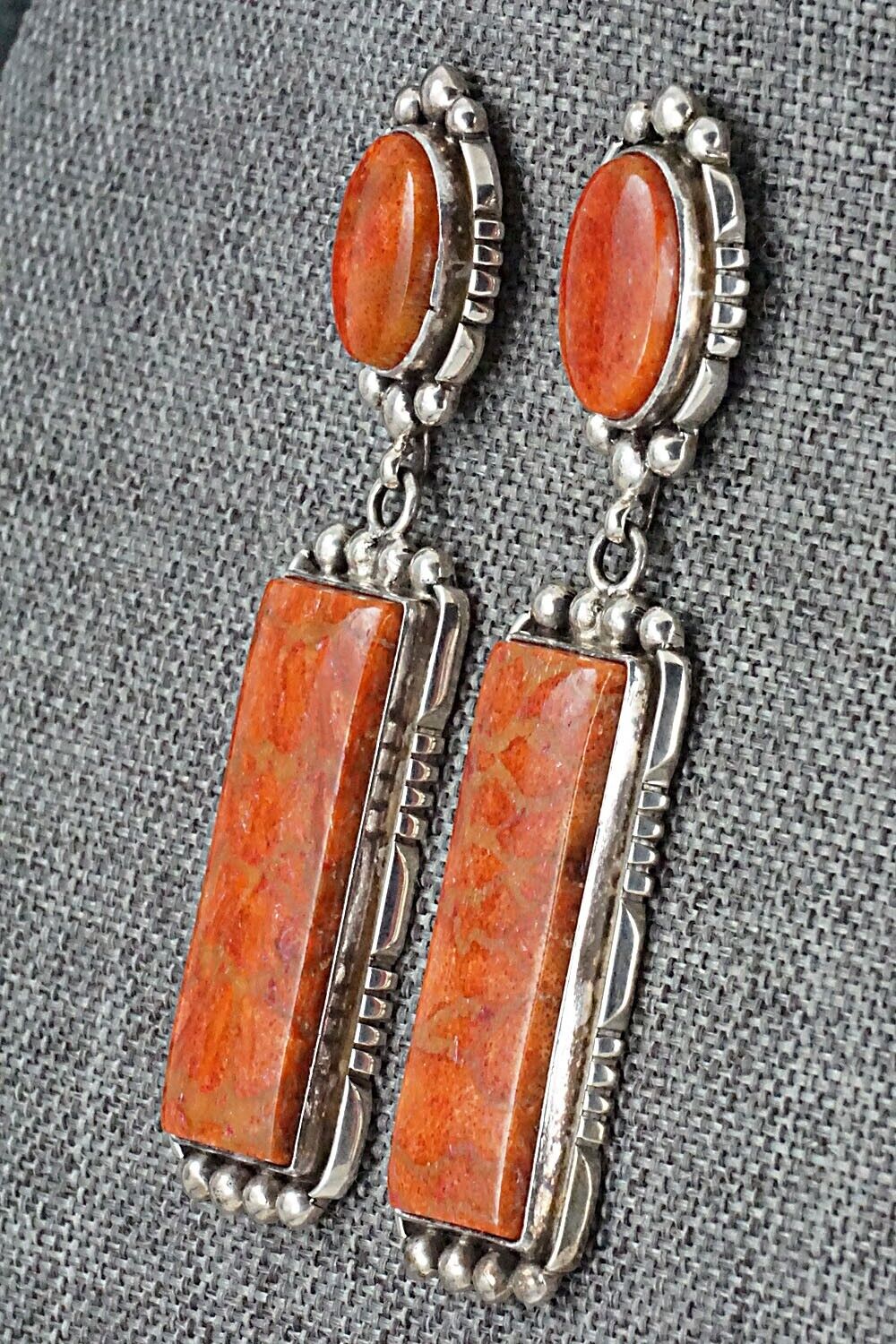 Sponge Coral & Sterling Silver Necklace Set - Oliver Smith - Image 9