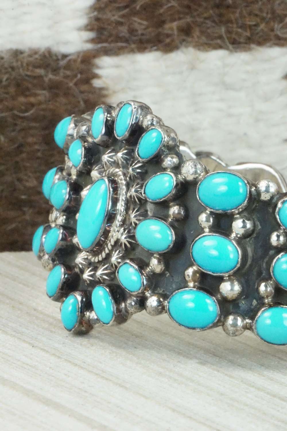 Turquoise and Sterling Silver Bracelet - Kenneth Jones - Image 4