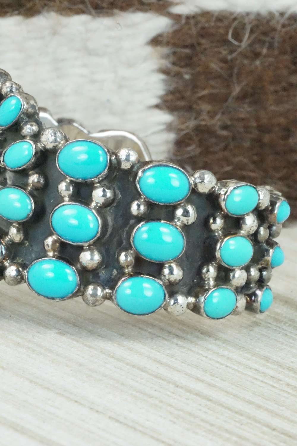 Turquoise and Sterling Silver Bracelet - Kenneth Jones - Image 5