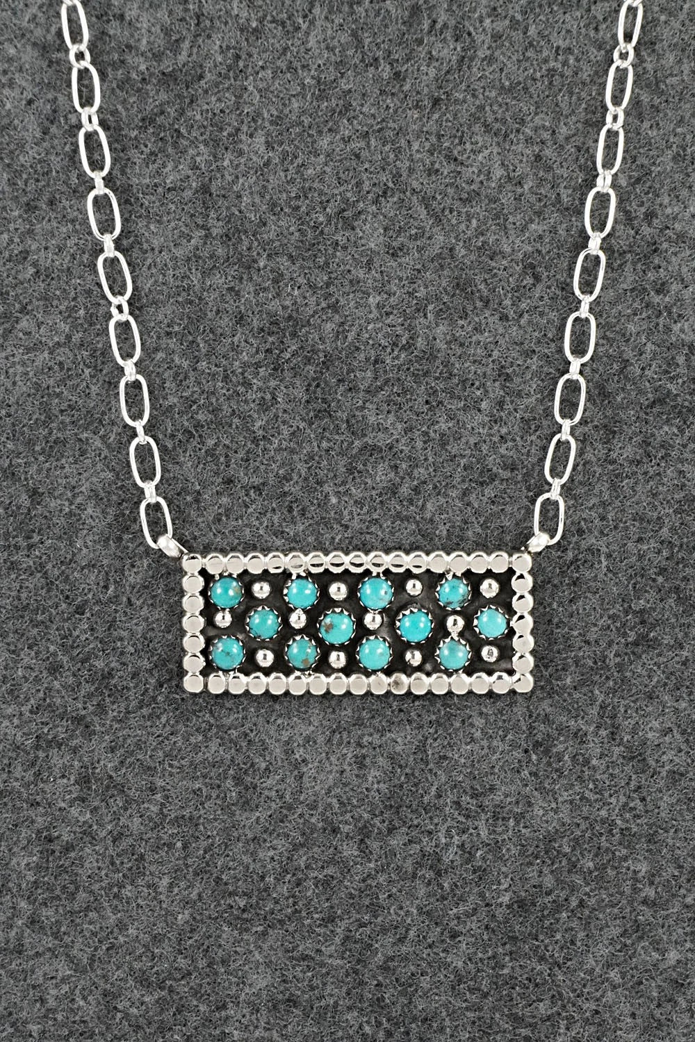 Necklaces & Pendants