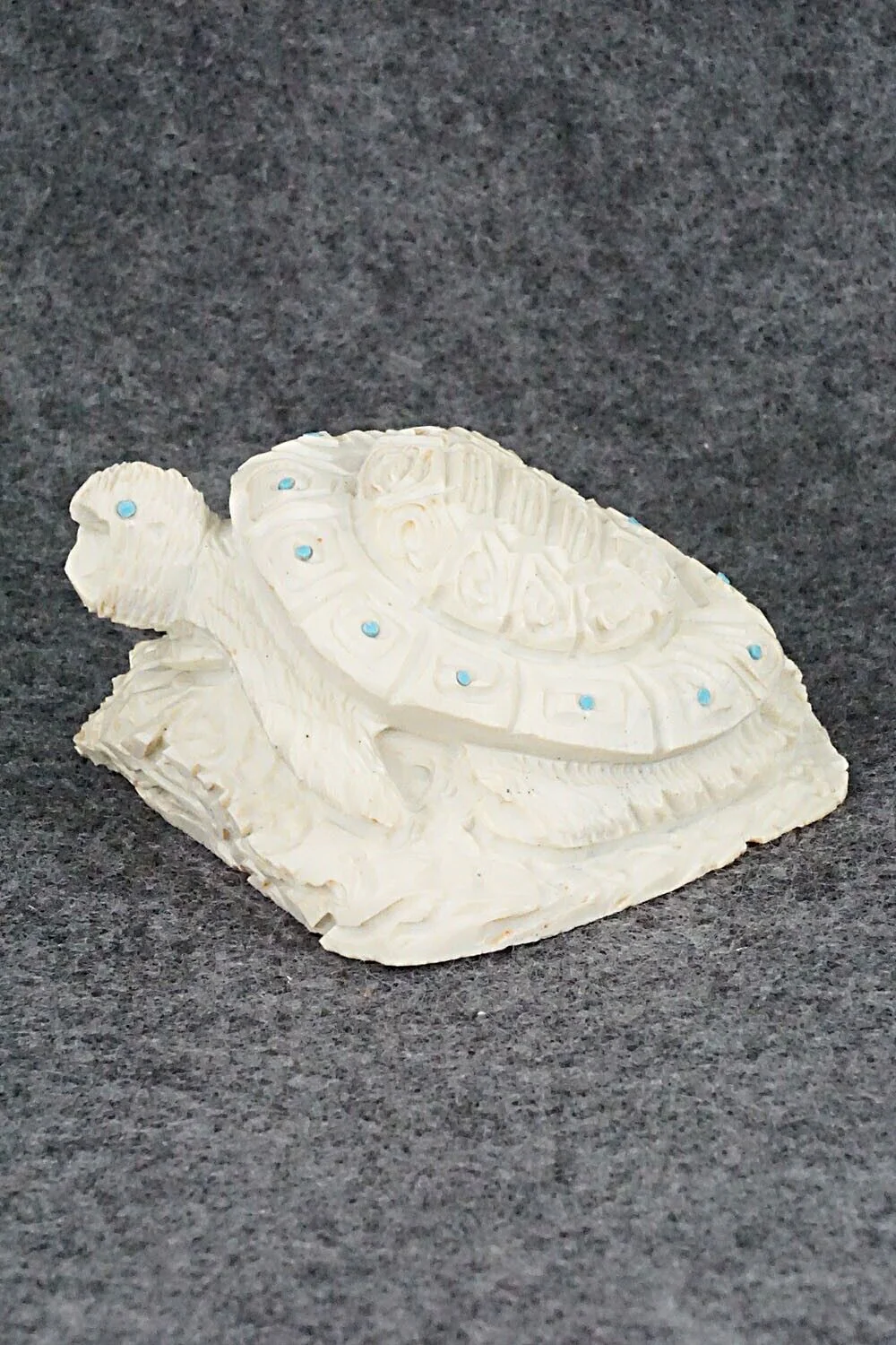 Turtle Zuni Fetish Carving - Adrian Cachini - Image 4