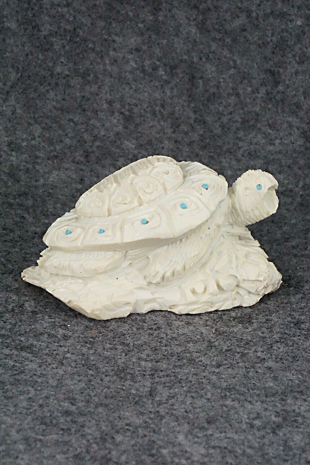 Turtle Zuni Fetish Carving - Adrian Cachini - Image 6